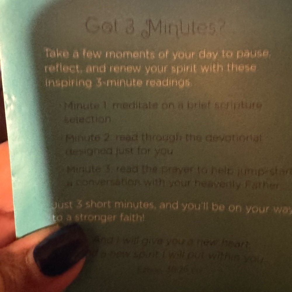 3-Minute Devotions Ser.: 3-Minute Devotions for Teen Girls : 180 Encouraging... - Picture 4 of 4